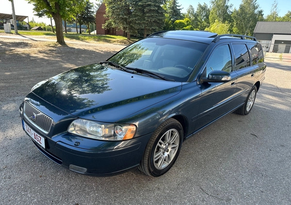 Volvo V70 cena 23900 przebieg: 240000, rok produkcji 2007 z Okonek małe 781
